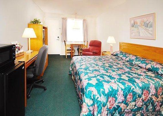 Rodeway Inn Brush Habitación foto